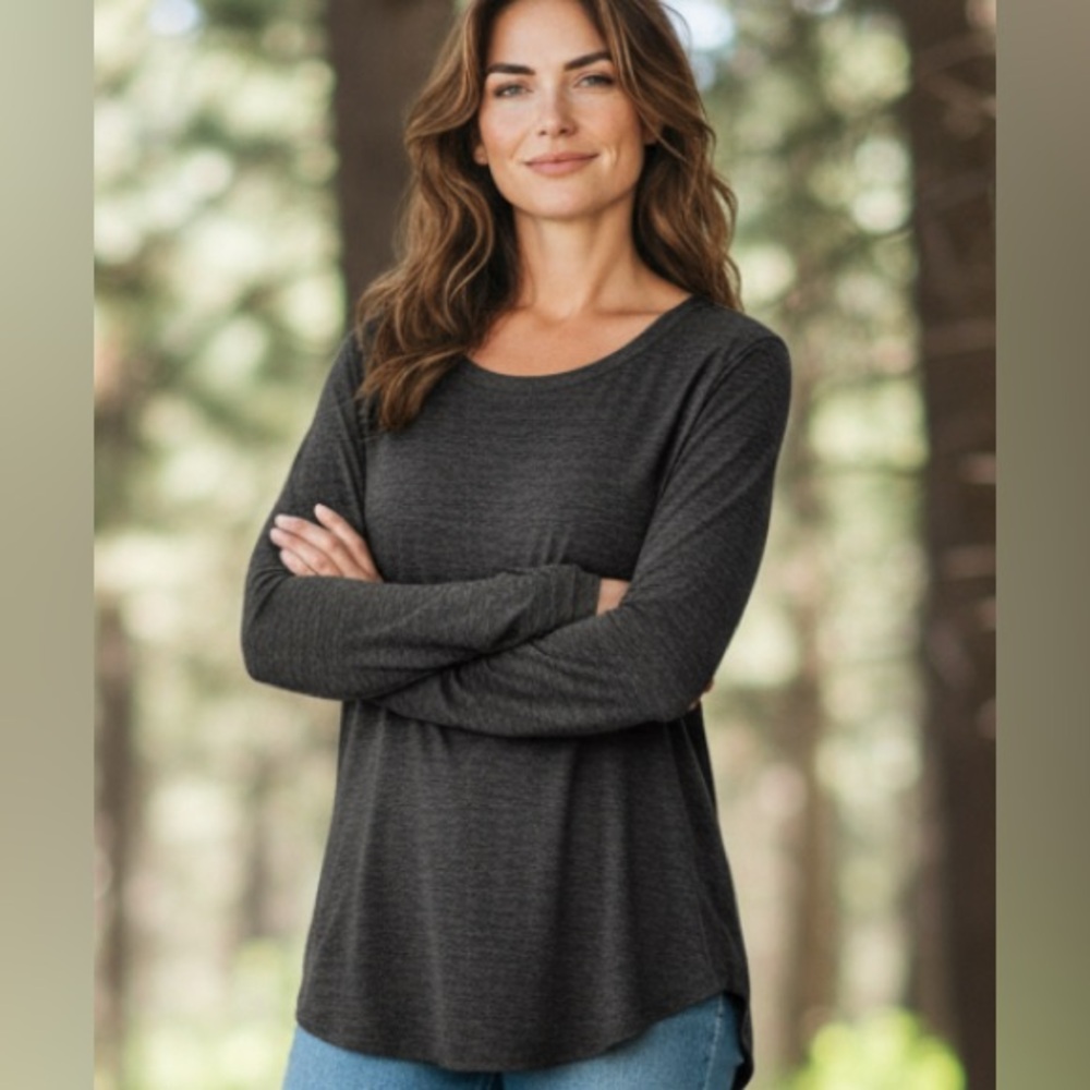 Time and Tru Gray Long Sleeve Relaxed Fit‎ Shirt Tail Hem Top, size large